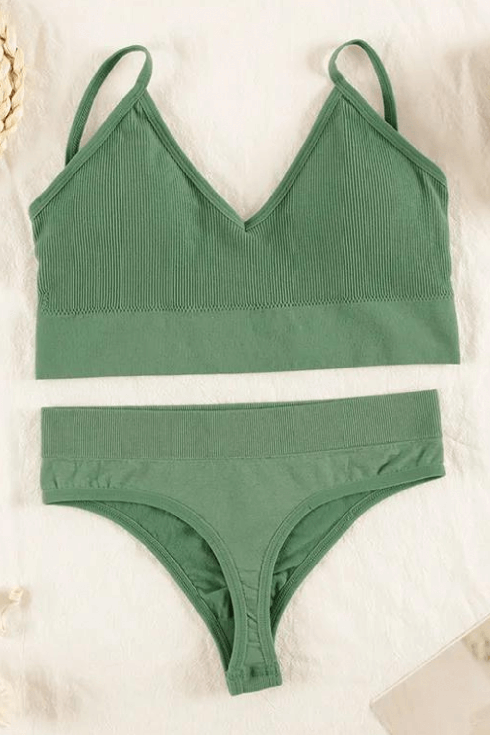 conjunto calcinha e sutia, sutia sem costura, sutia alça fina, calcinha fio, conjunto de calcinha e sutia sem costura, baliloves