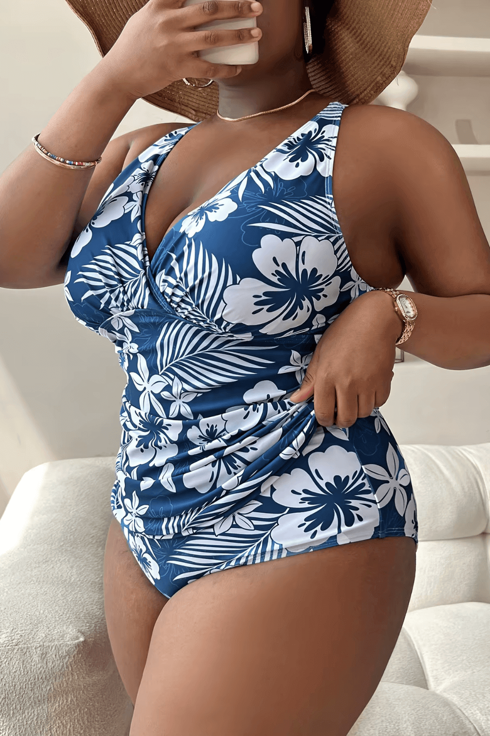maiô plus size, maio feminino, maio estampado, maio com bojo, maio plus, maiô de praia, maios femininos, maios piscina, maio da moda, maios tendencia, maiô praia, baliloves, maio plus, maiô plis, maio plus size