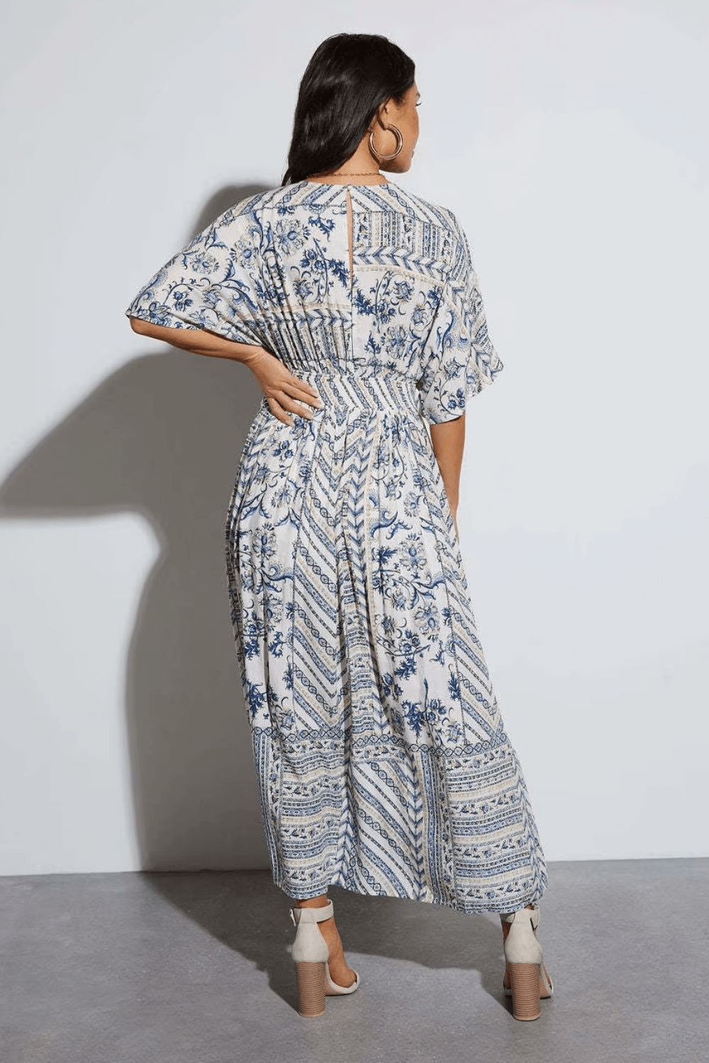 vestido longo, vestido longo floral, vestidos longos, vestidos com elastico, vestido solto, vestido longo evase, vestido floral, vestido acinturado, vestido elegante, vestido longo fresco, vestido longo