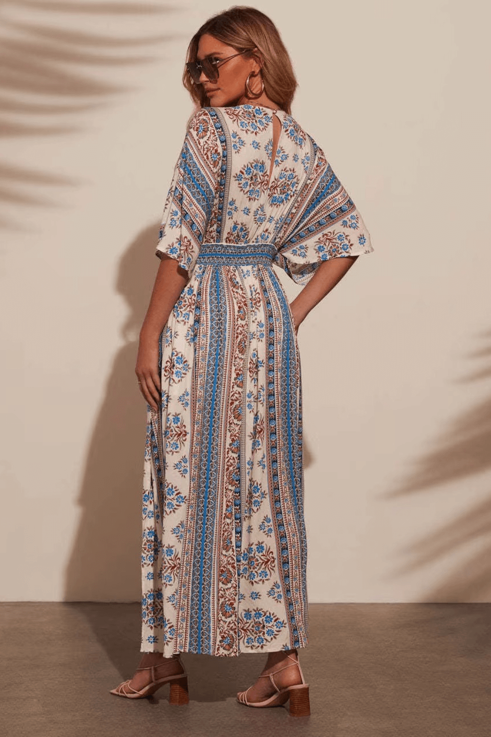 vestido longo, vestido longo floral, vestidos longos, vestidos com elastico, vestido solto, vestido longo evase, vestido floral, vestido acinturado, vestido elegante, vestido longo fresco, vestido longo