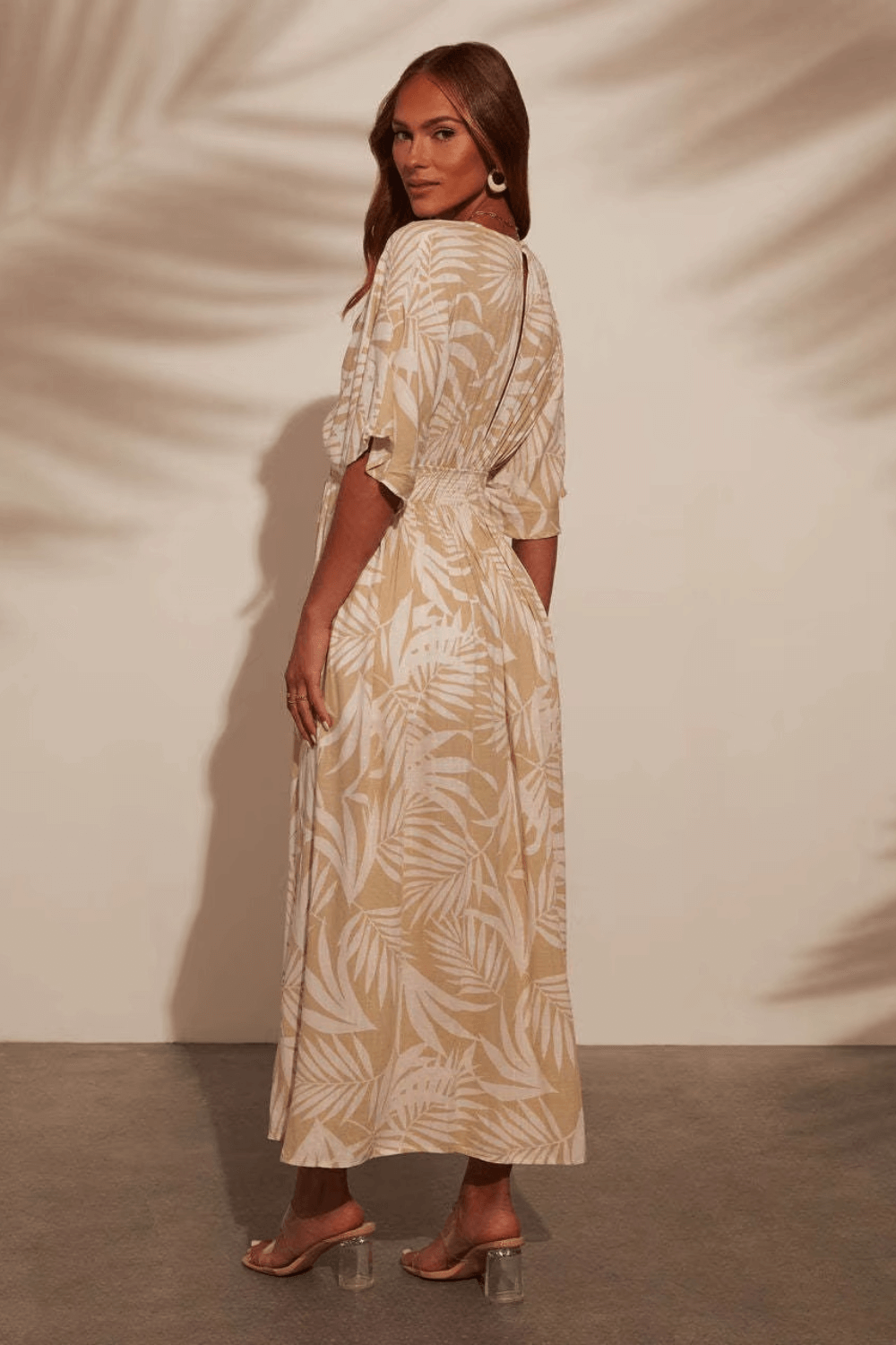 vestido longo, vestido longo floral, vestidos longos, vestidos com elastico, vestido solto, vestido longo evase, vestido floral, vestido acinturado, vestido elegante, vestido longo fresco, vestido longo